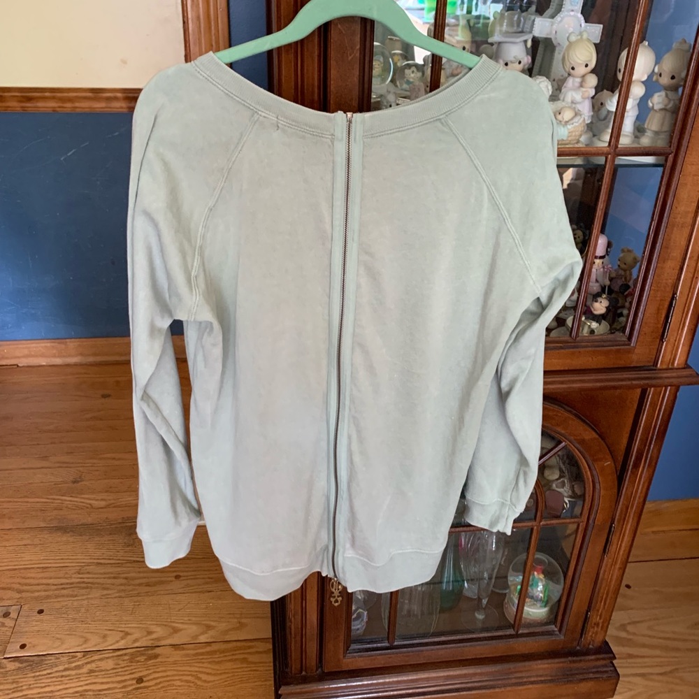 NWT OPEN-BACK SWEATER ✨